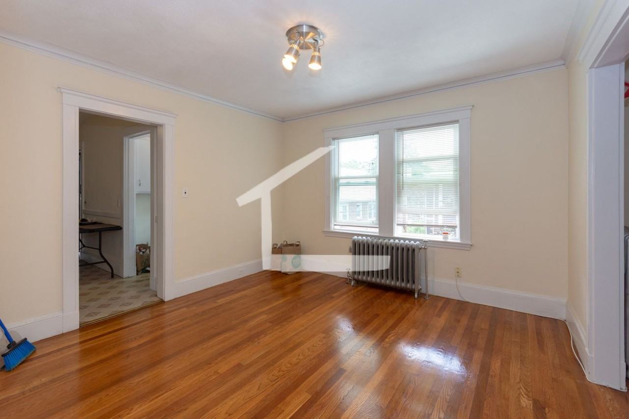 64 Greycliff Rd - Photo 6 of 10
