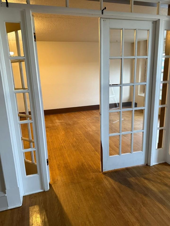 117 S Main St - Photo 3 of 12