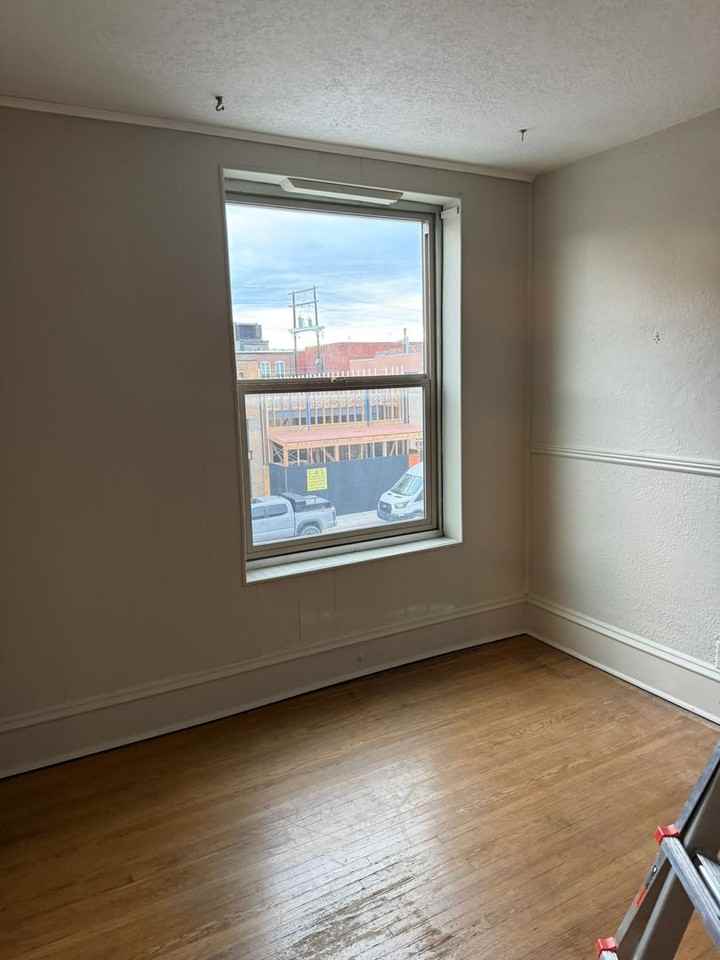 117 S Main St - Photo 4 of 12