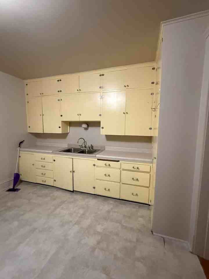 117 S Main St - Photo 7 of 12