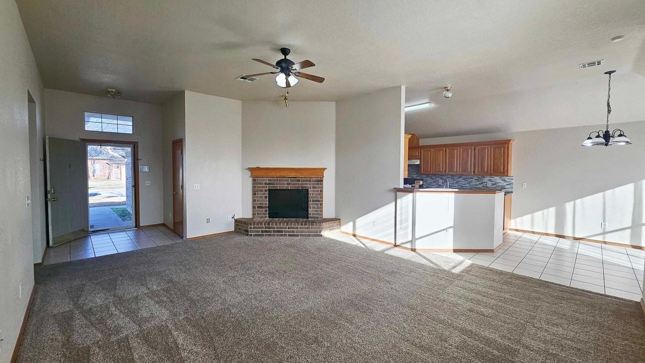 4117 Gyrfalcon Dr - Photo 4 of 29