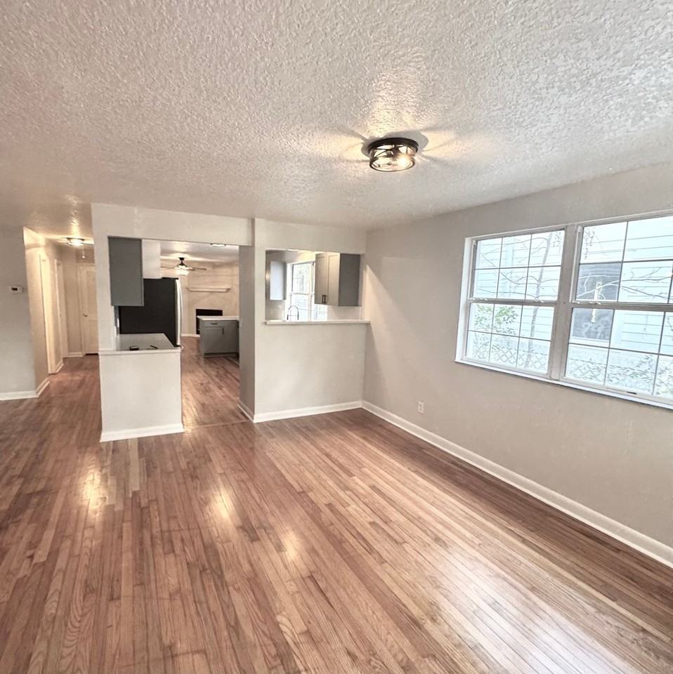 385 5th St - Photo 2 of 12