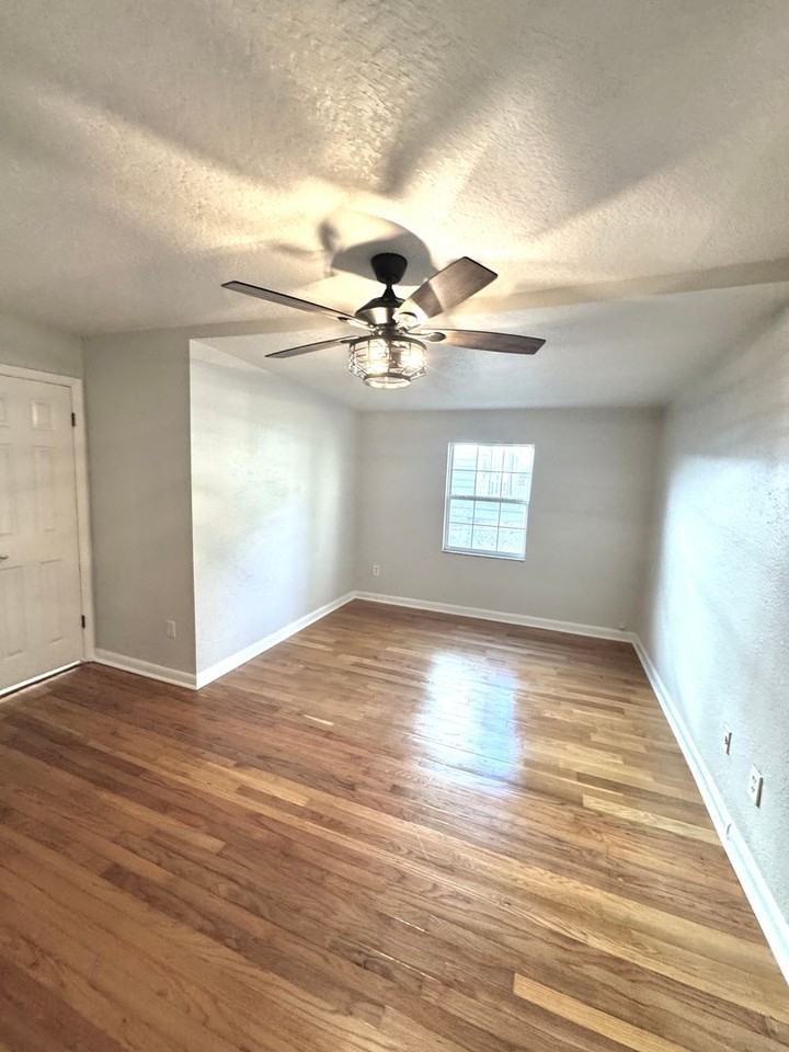 385 5th St - Photo 4 of 12