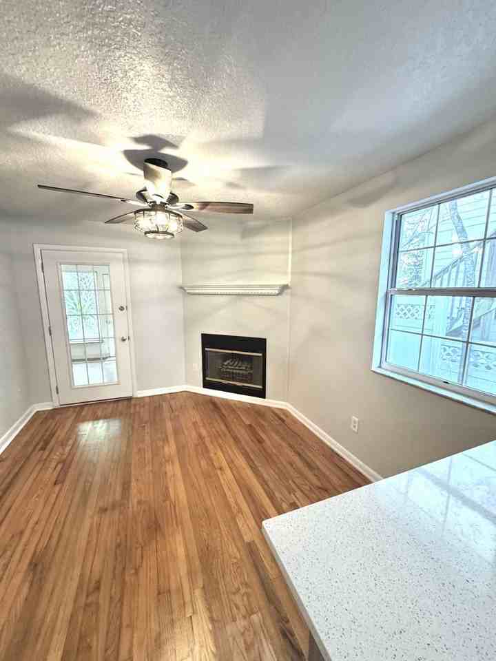 385 5th St - Photo 5 of 12