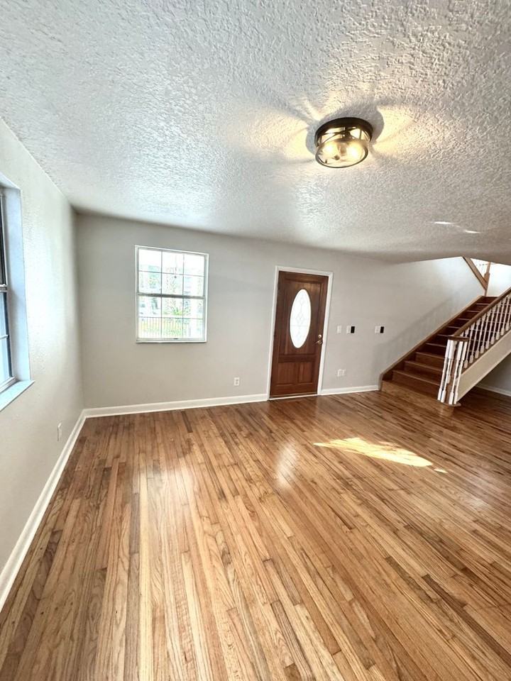 385 5th St - Photo 6 of 12