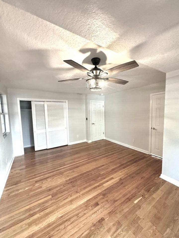 385 5th St - Photo 7 of 12