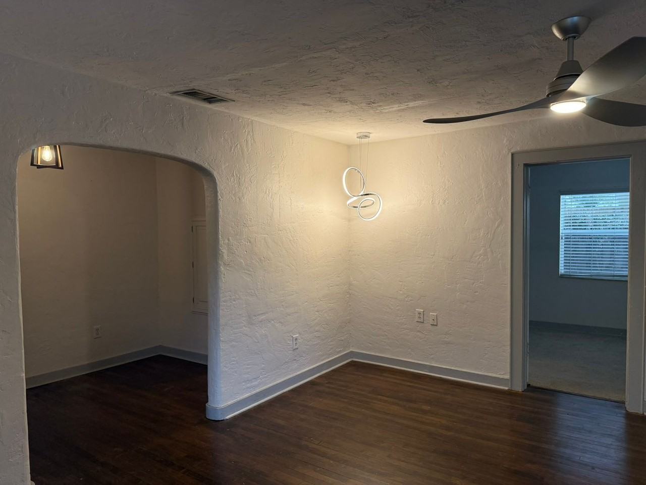 1235 Virginia Dr - Photo 3 of 12