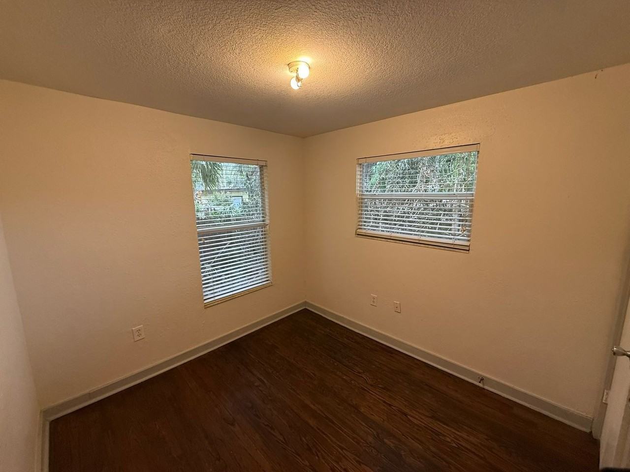 1235 Virginia Dr - Photo 7 of 12