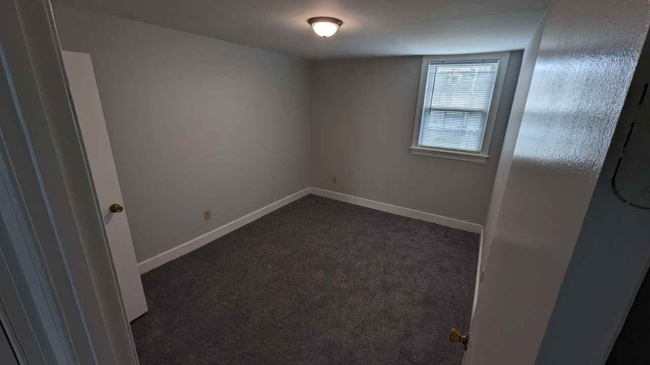 919 E 27th St - Photo 2 of 10