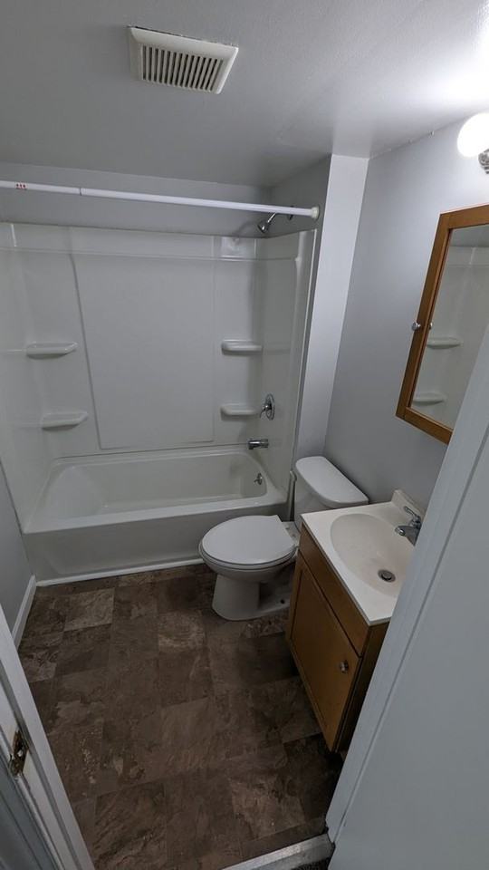 919 E 27th St - Photo 4 of 10