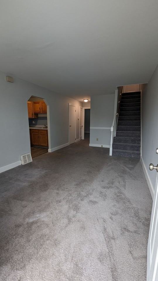 919 E 27th St - Photo 7 of 10