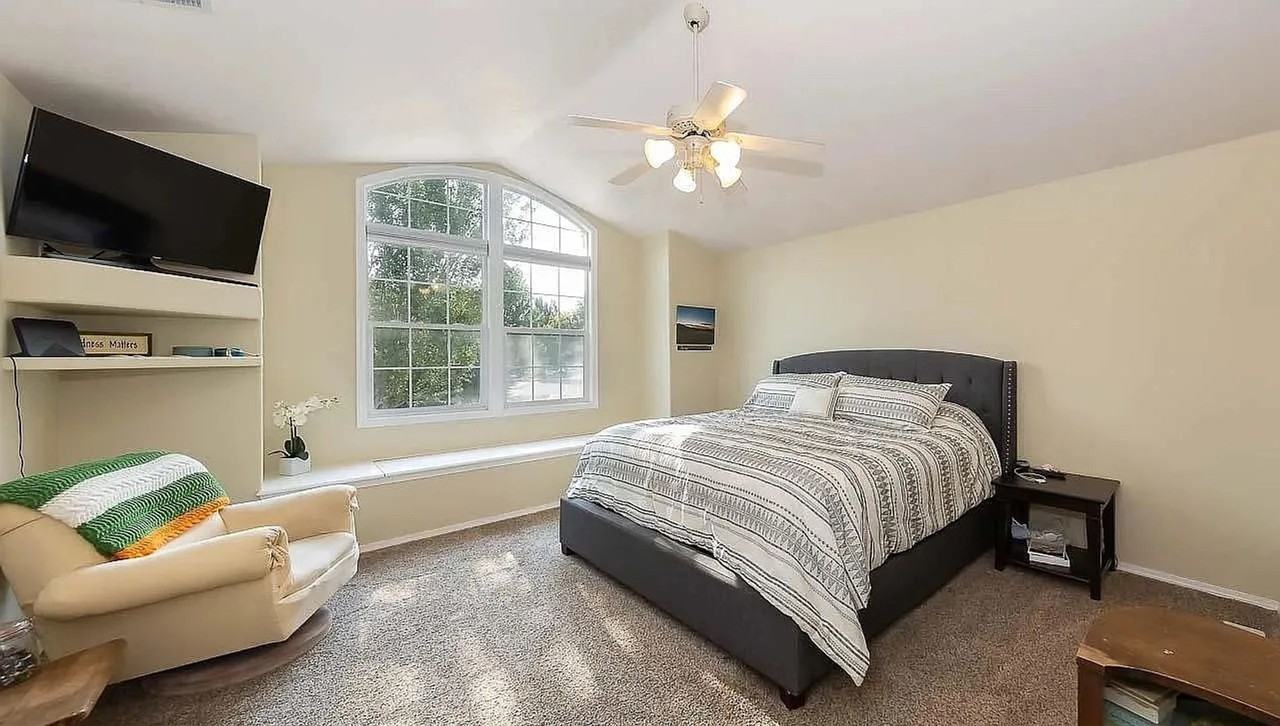 6145 N Bellecreek Ave - Photo 2 of 13