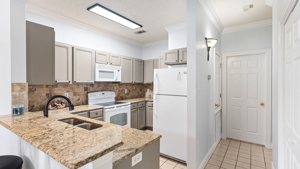 4464 Highland Rd #503 - Photo 3 of 12