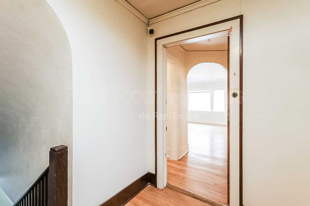 1319 6th Ave #C - Photo 3 of 16