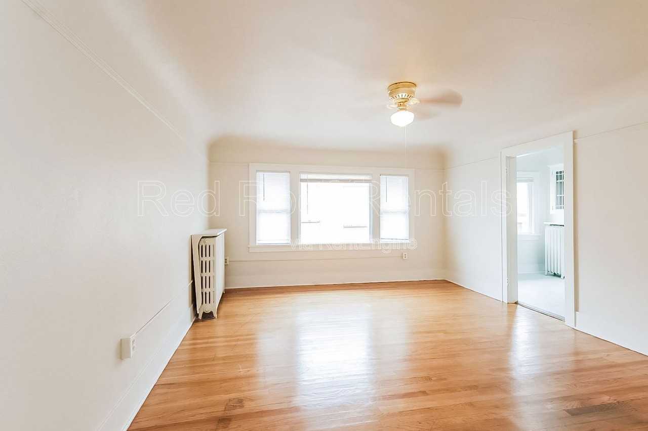 1319 6th Ave #C - Photo 4 of 16
