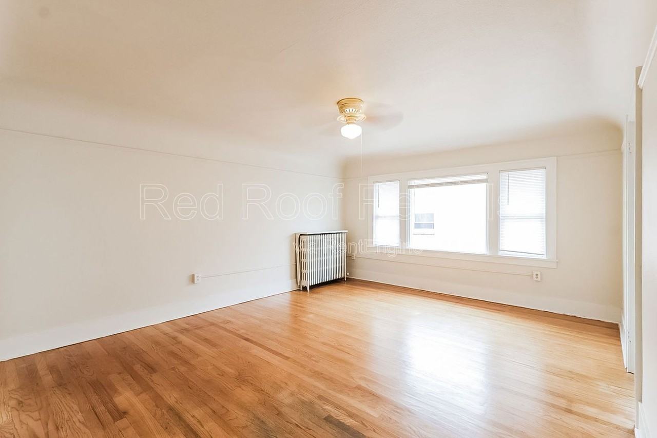1319 6th Ave #C - Photo 7 of 16