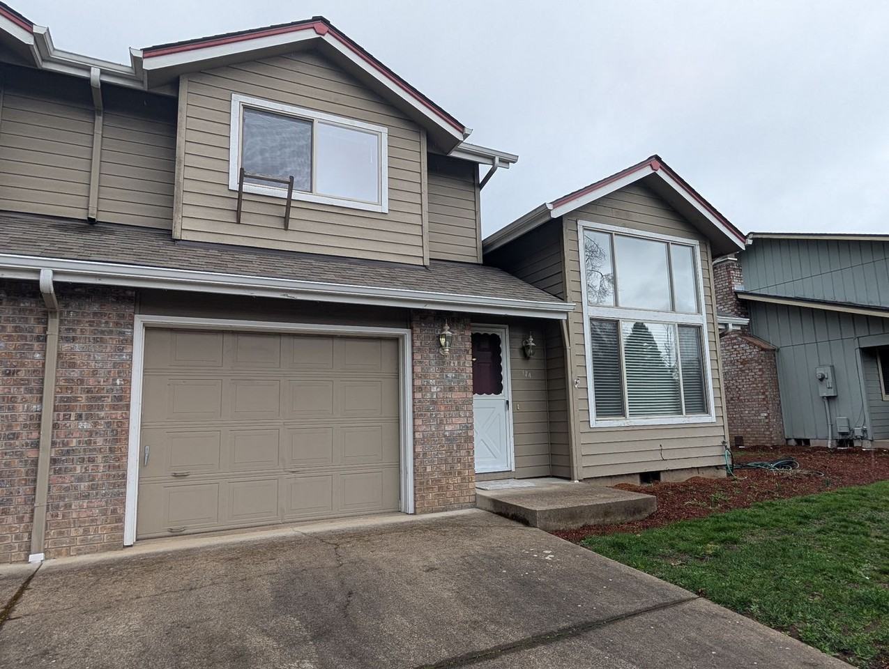 174 62nd Pl - Photo 3 of 21