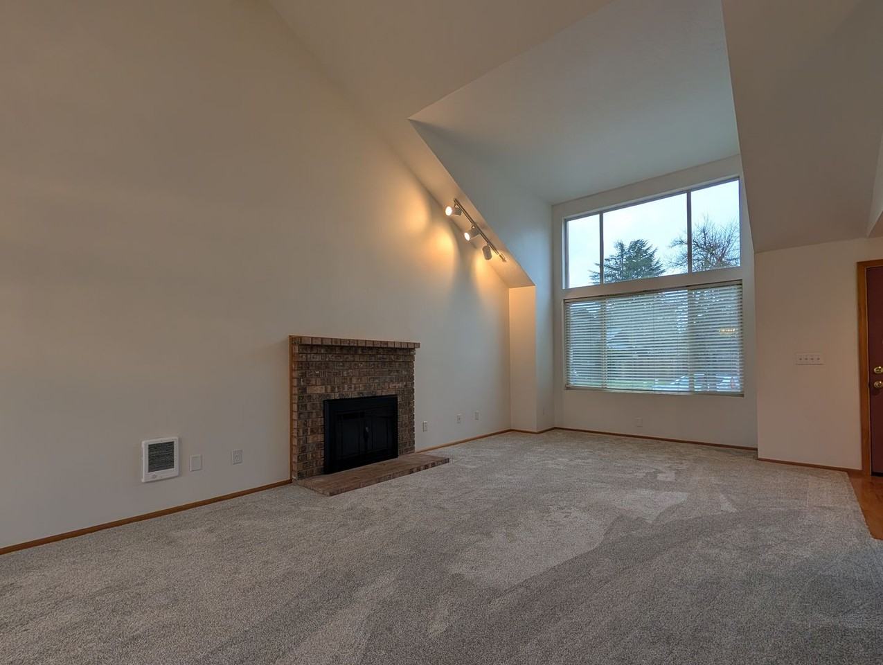 174 62nd Pl - Photo 6 of 21