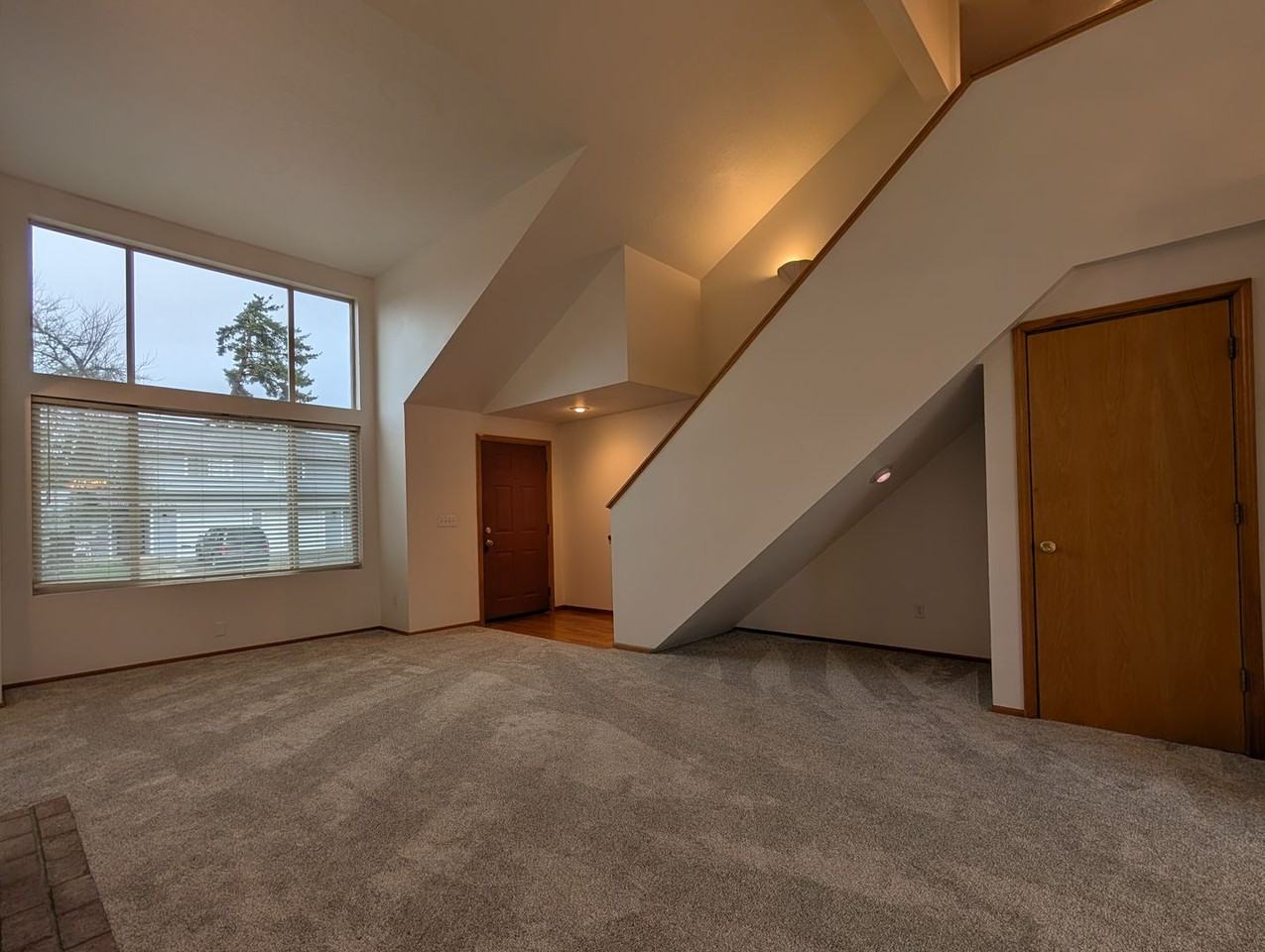 174 62nd Pl - Photo 7 of 21