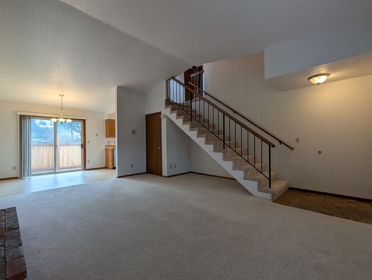 196 62nd Pl - Photo 5 of 21