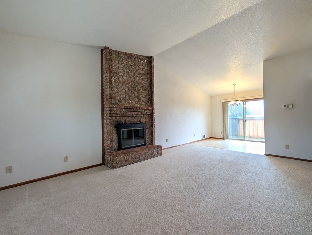 196 62nd Pl - Photo 6 of 21