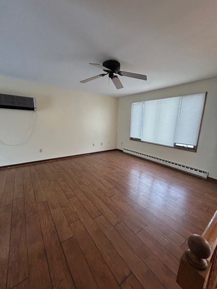 109 Berwick Dr - Photo 3 of 30