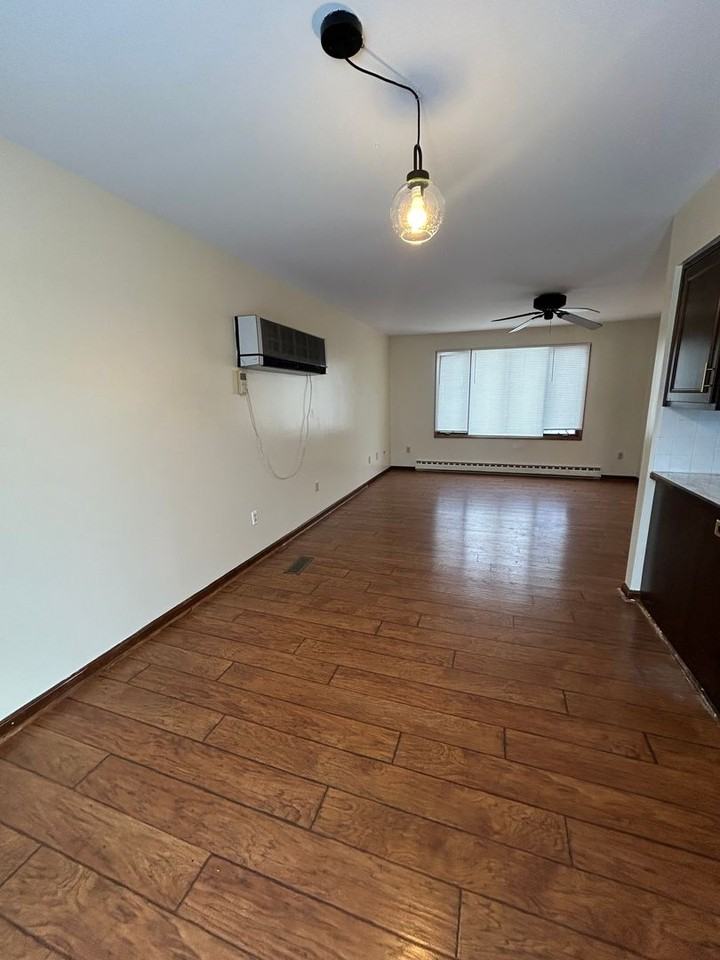 109 Berwick Dr - Photo 4 of 30