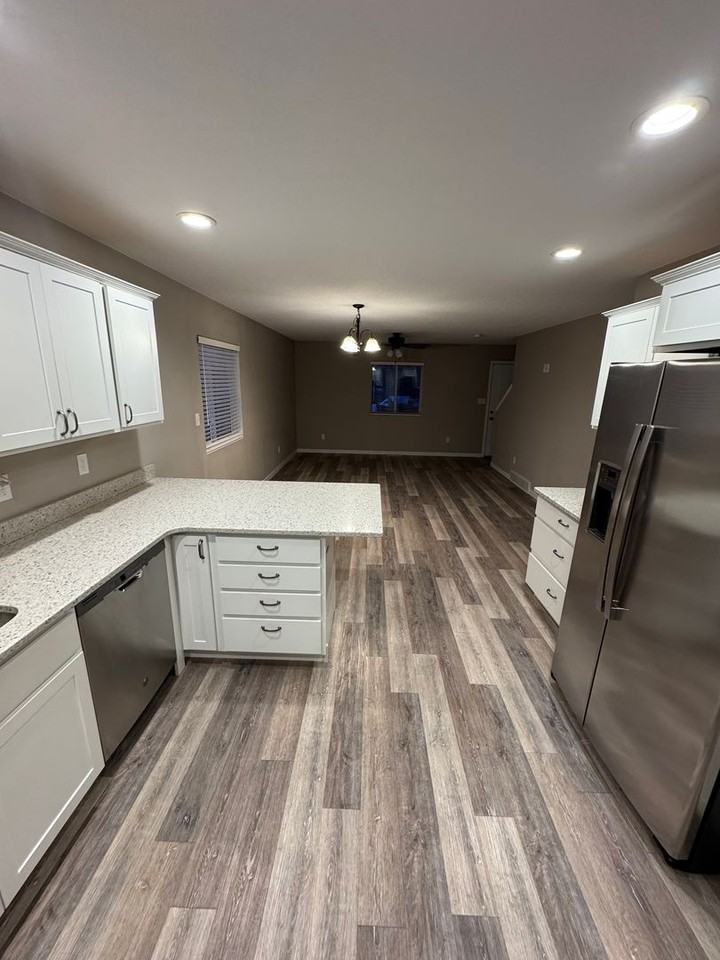 929 W 1st St - Photo 5 of 16