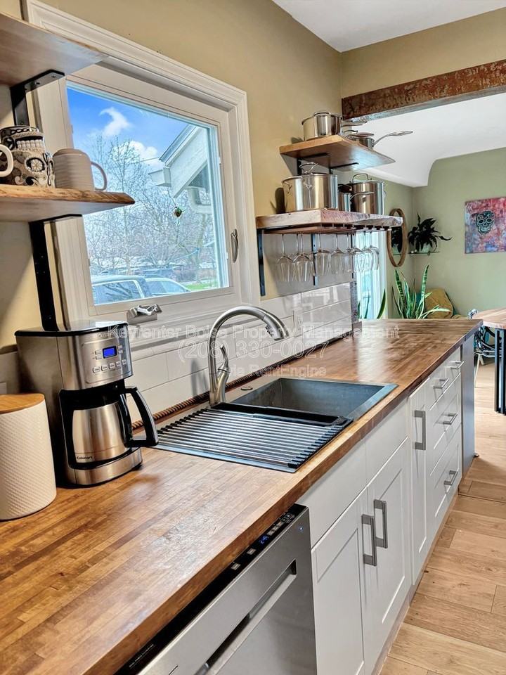 504 N Avenue E Ave - Photo 5 of 6