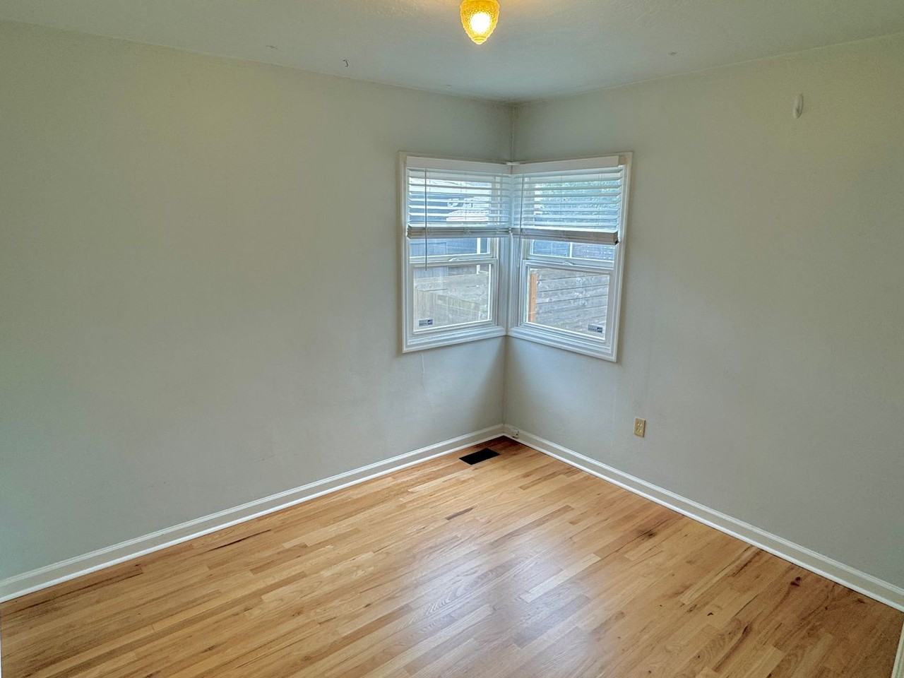 4912 N Yale St - Photo 7 of 26