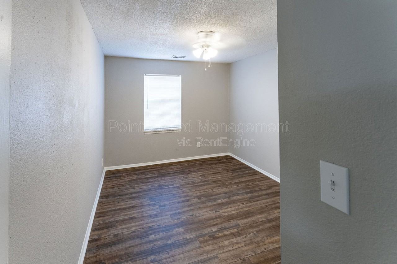 1430 Cambridge Pl #1430-21 - Photo 6 of 24