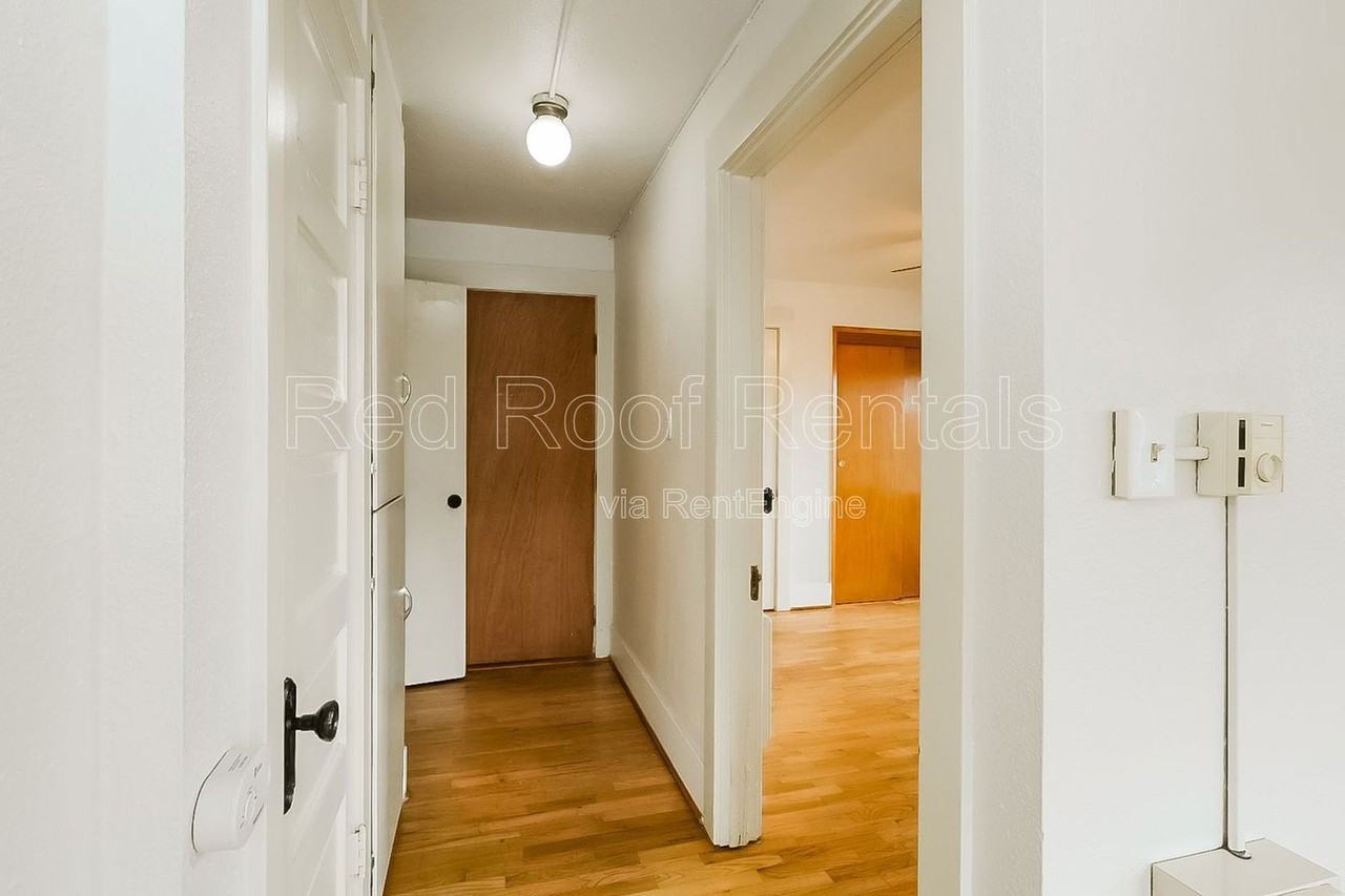 1301 6th Ave #5 - Photo 4 of 16