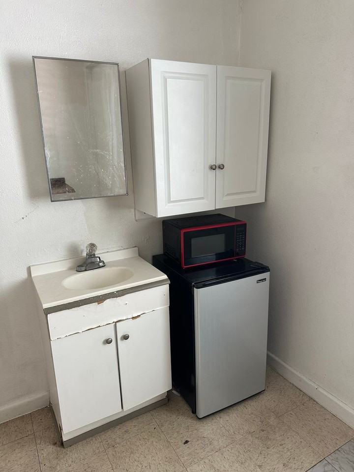 3516B Waialae Ave - Photo 3 of 3