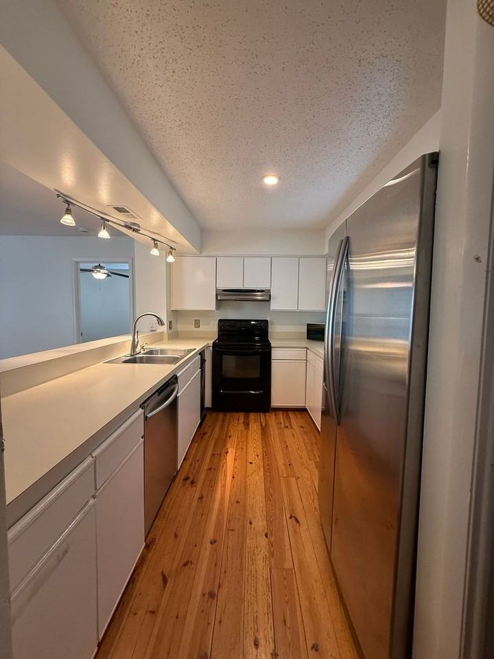 2308 Starfish Rd #101 - Photo 4 of 12