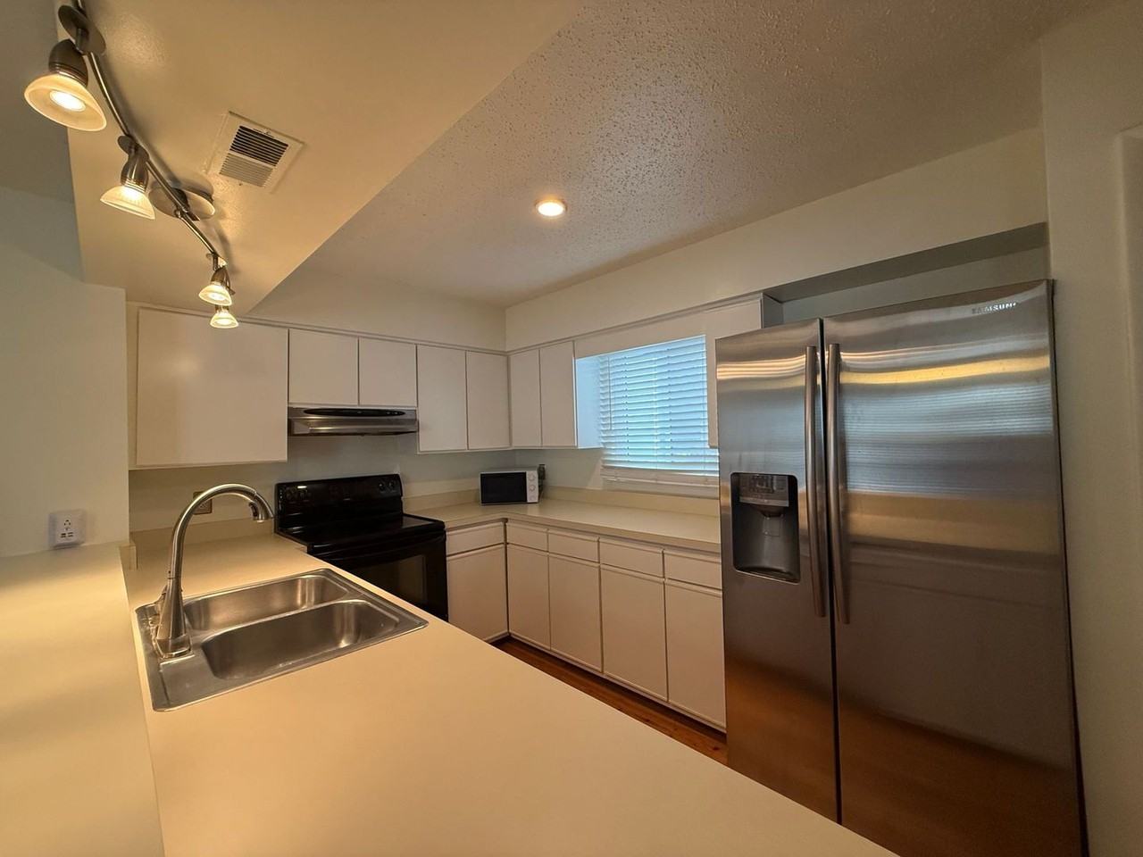 2308 Starfish Rd #101 - Photo 6 of 12