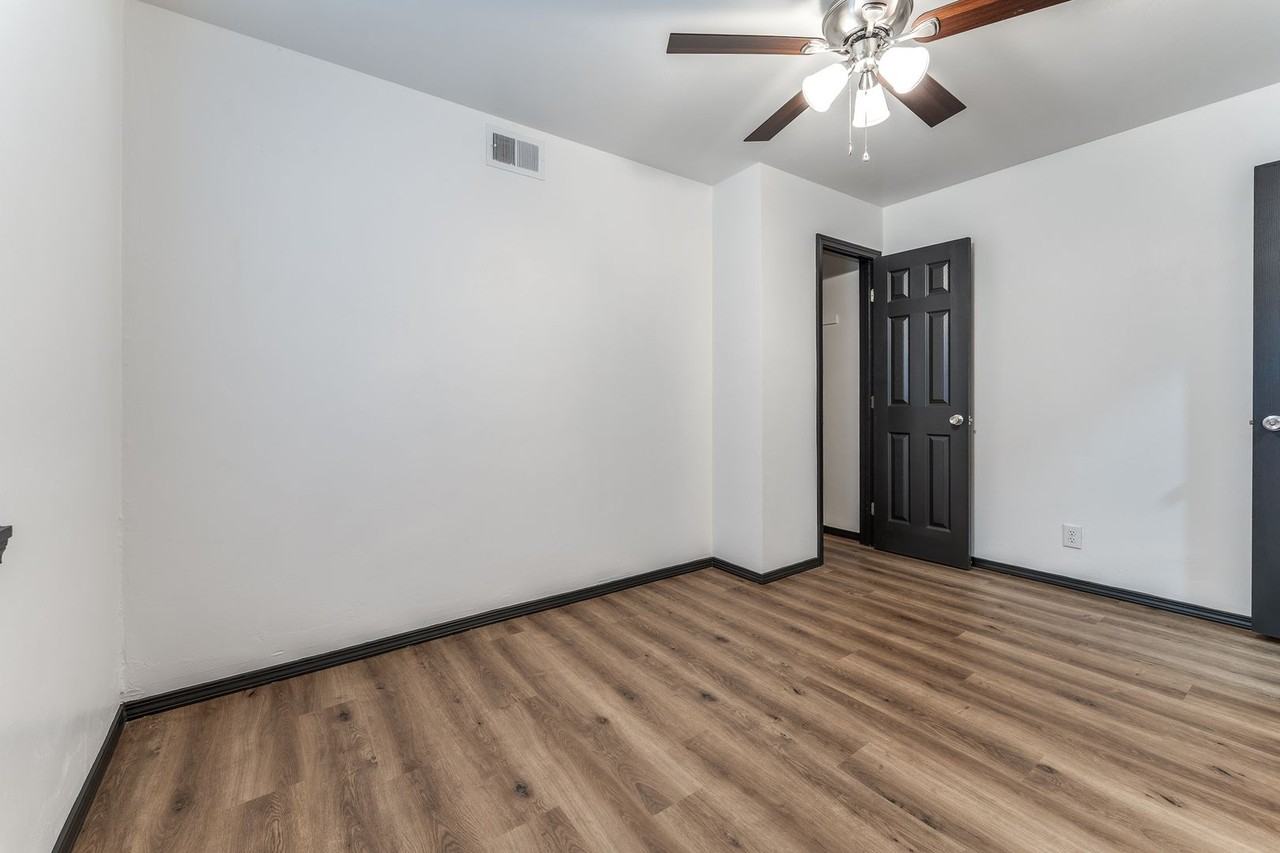 321 Nw 84th St - Photo 3 of 45