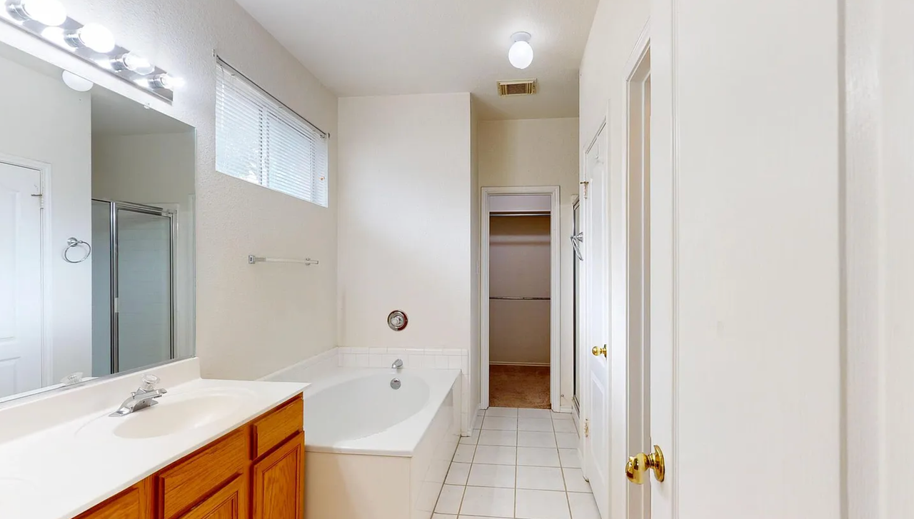 213 Tapwood Ln - Photo 3 of 7