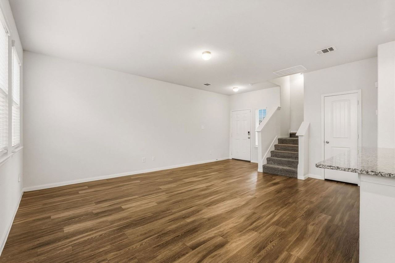 5758 Manning Creek Trl - Photo 6 of 26