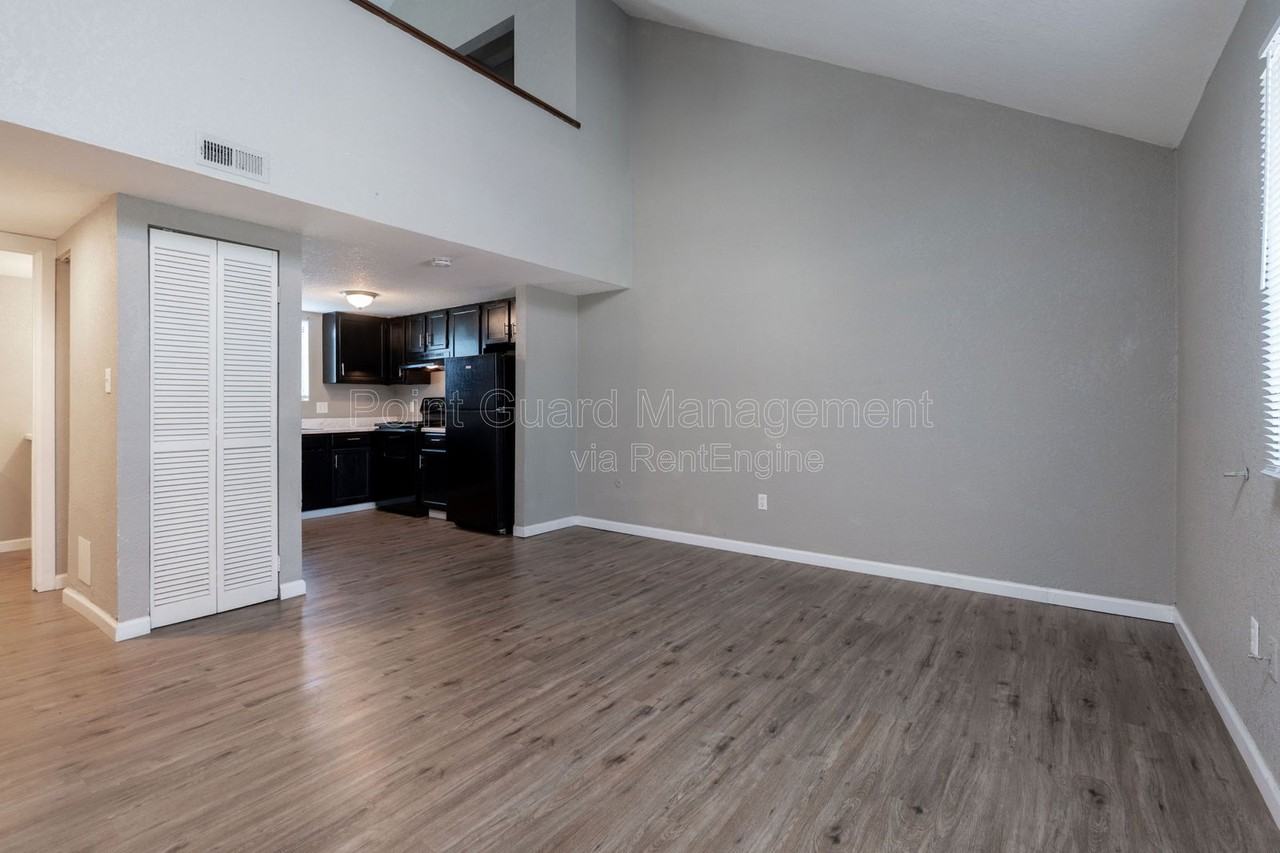 3032 N Arkansas Ave #2 - Photo 4 of 32