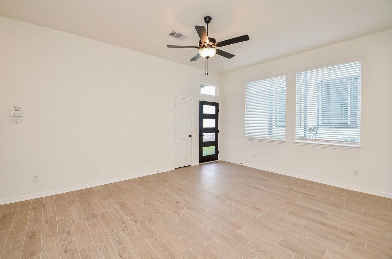 130 W Coralburst Loop - Photo 5 of 26