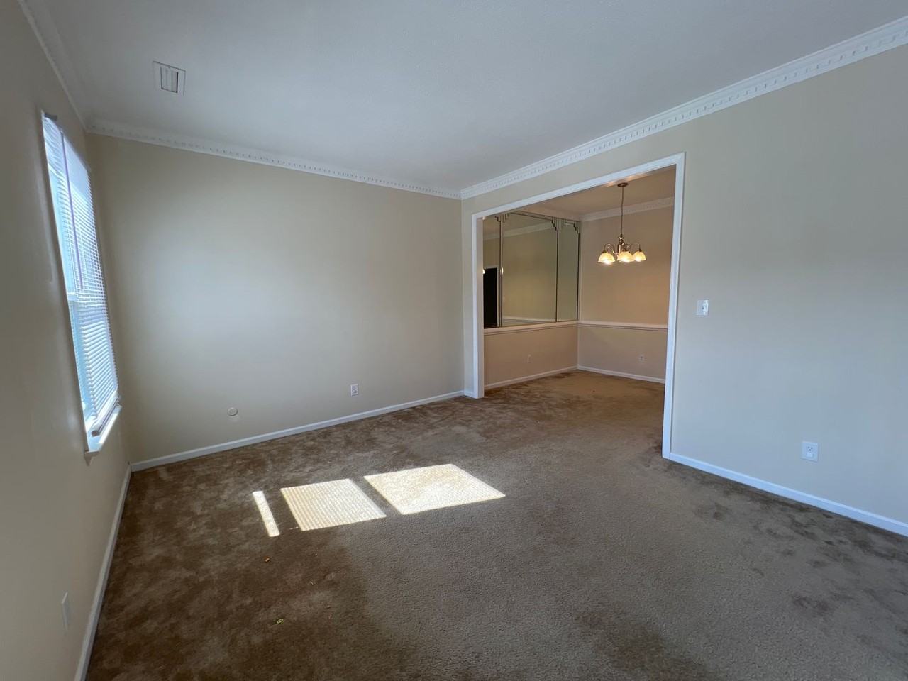 4058 Thomas Jefferson Dr - Photo 3 of 20