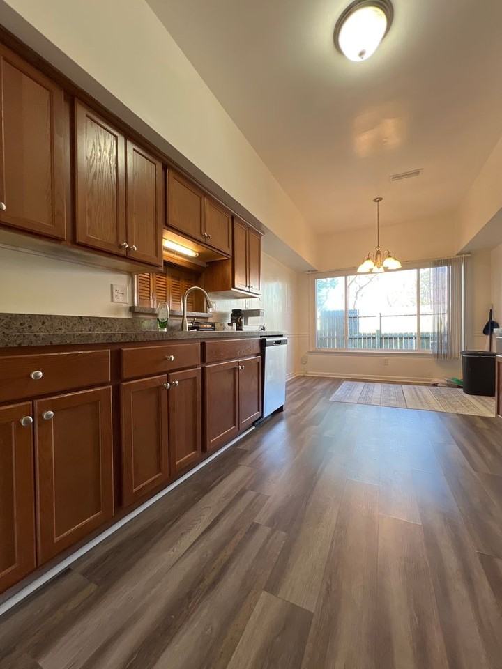 4058 Thomas Jefferson Dr - Photo 7 of 20