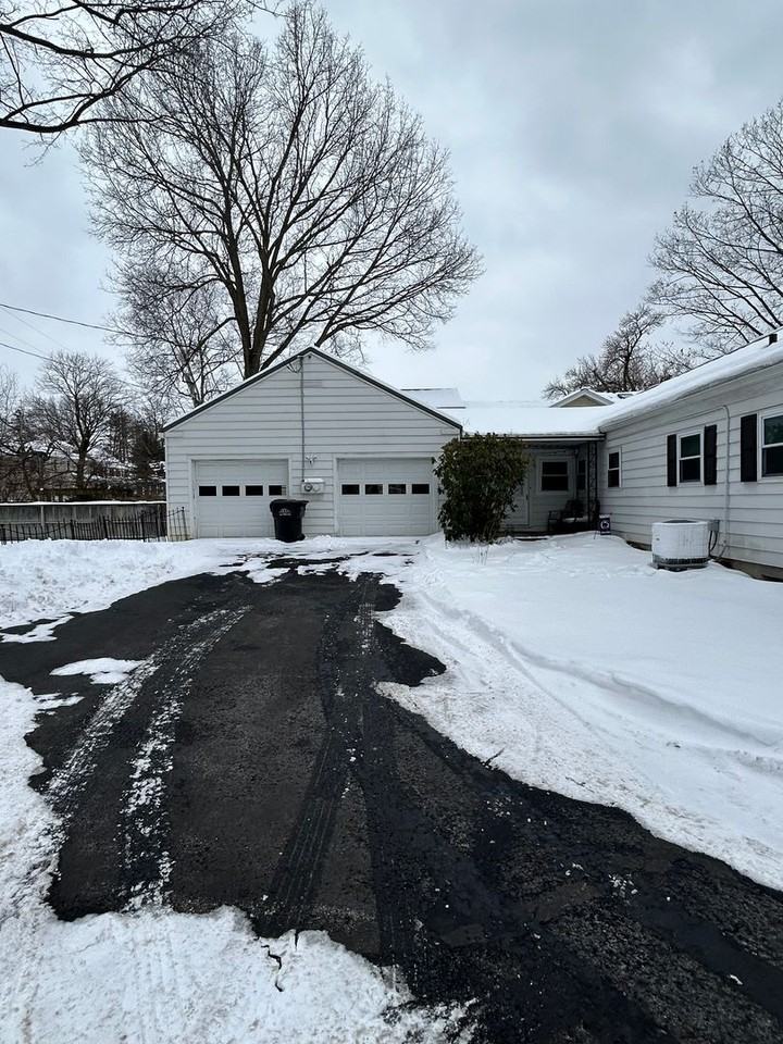 220 Ridge Ave #A - Photo 4 of 33