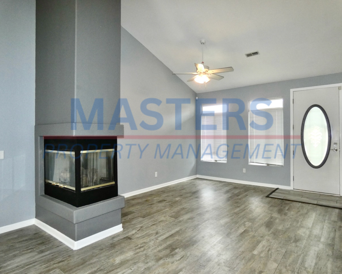 915 Hilltop Ln - Photo 5 of 29