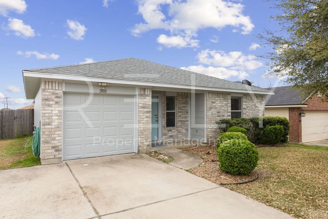 505 Shale Dr - Photo 2 of 32