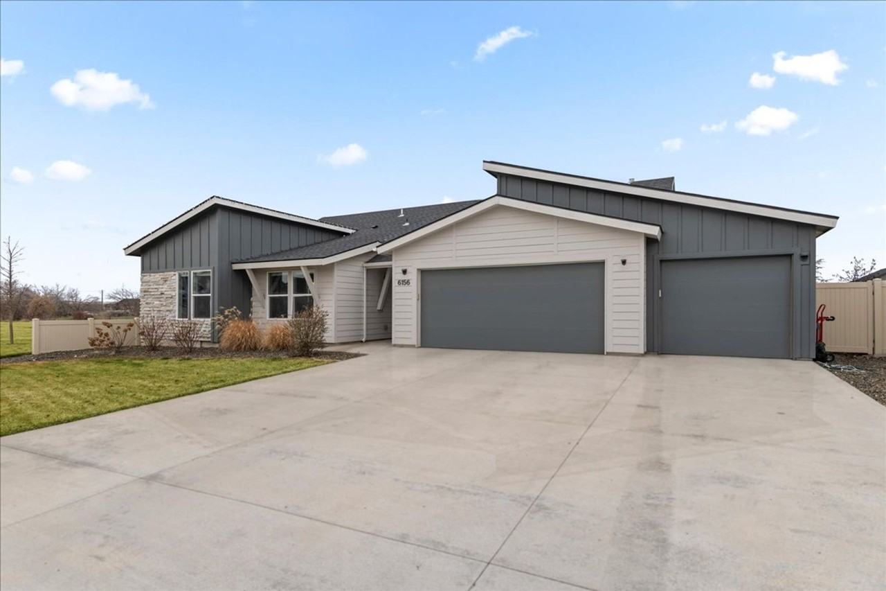 6156 W Aegean Dr - Photo 2 of 34