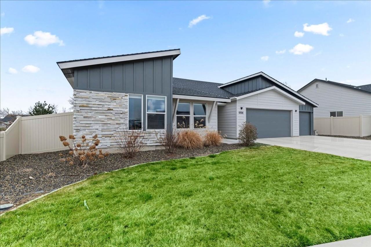 6156 W Aegean Dr - Photo 3 of 34