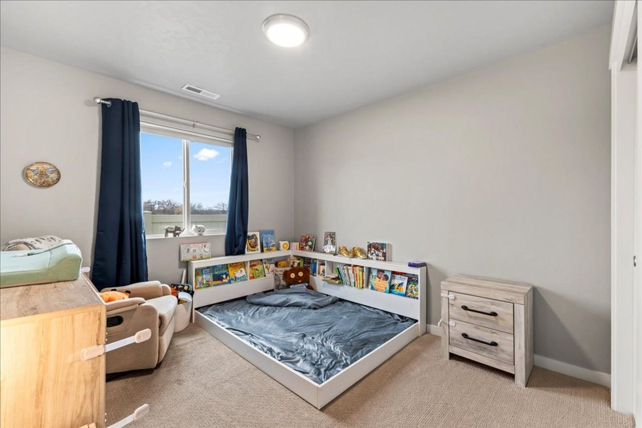 6156 W Aegean Dr - Photo 6 of 34