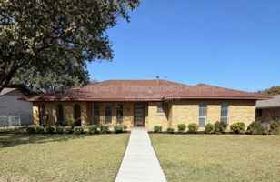 featured image of 905 Bromwich St