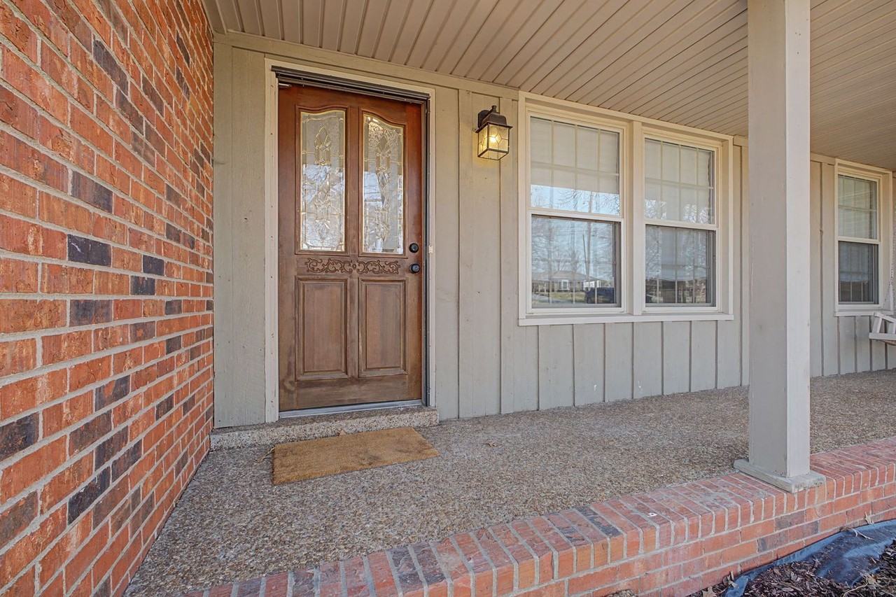 2707 Cages Bend Rd - Photo 4 of 34